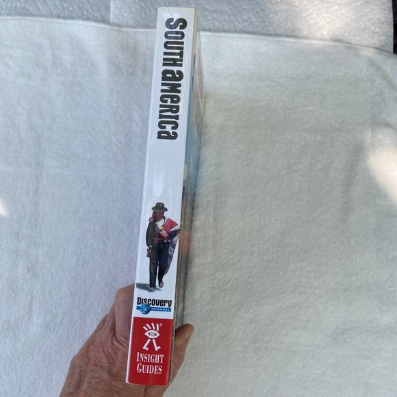 Insight Guides - South America Guidebook Travel Book - Picture 12 of 13